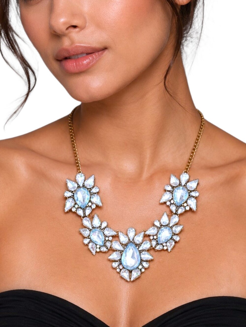 ViVI Sparkly Bib Necklace